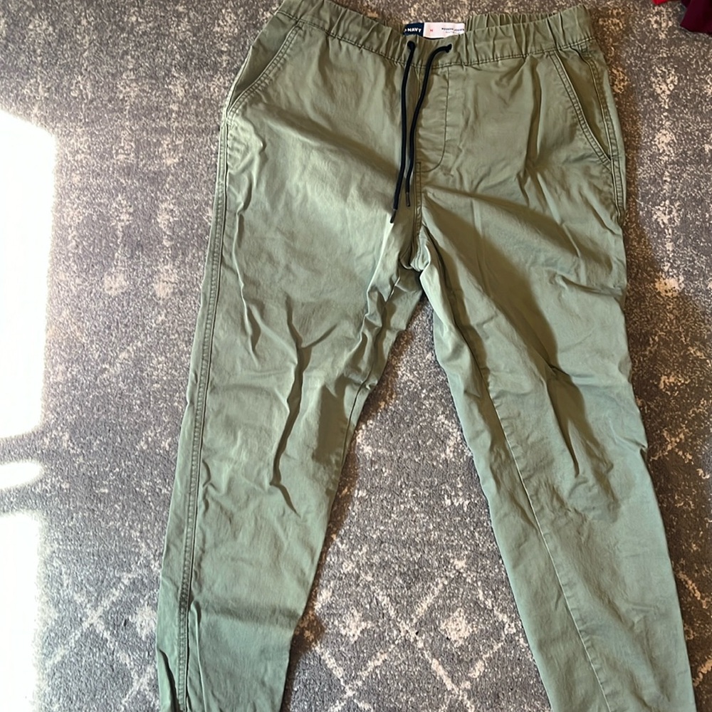 Old Navy modern jogger size medium in green